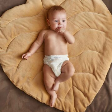 “Soft and gentle Pampers Swaddlers Size 1 diapers with ultra absorb layer”